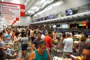 Mercado mantém em 3