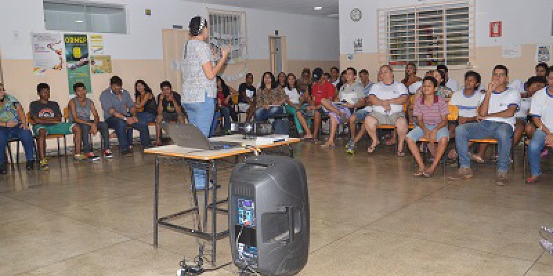 Cmei Recanto das Garças recebe exibição do projeto Cinescola