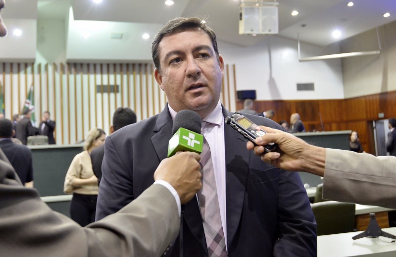 Assembleia inova com projeto Politizar