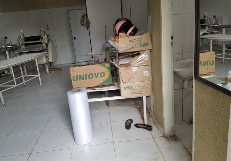 Vigilância interdita fábrica de massas