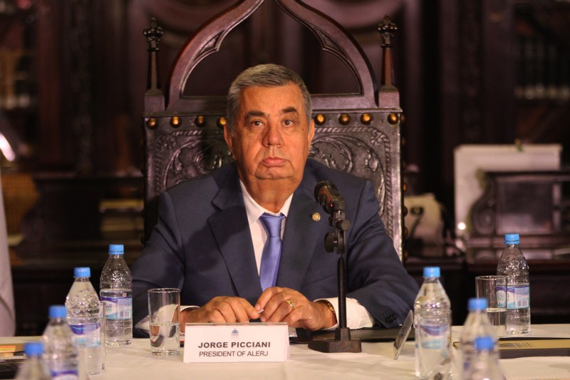 MP pede anulação de sessão que revogou prisão de deputados no Rio