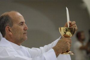 Padre Luiz tem recondução  a antigo cargo negado