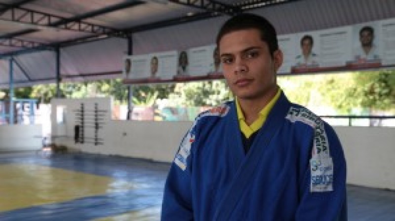 Judoca goiano representa o país em Mundial na Índia