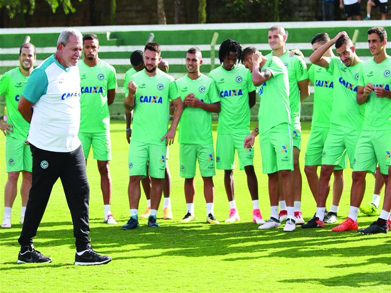 Goiás e Aparecidense lutam pelo título do Goianão 2018