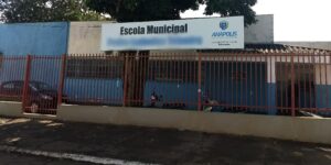 Professoras sequestram diretora de escola e a ameaçam de morte