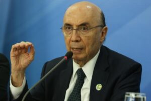 Ministro da Fazenda descarta aumento de impostos para 2016