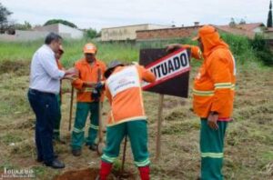 Comurg limpa lotes e multa proprietários