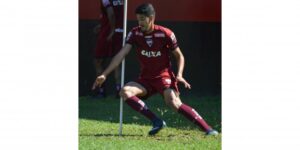 Atlético deve ter duas mudanças para sábado