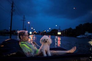 Houston sofre com inundações e ventos fortes