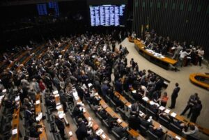 Deputados aguardam últimos dias de campanha para conhecer novo líder do PMDB