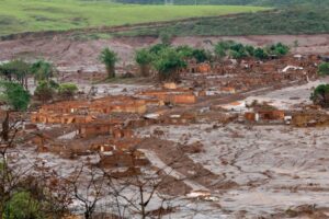 Justiça bloqueia R$ 500 milhões da Samarco