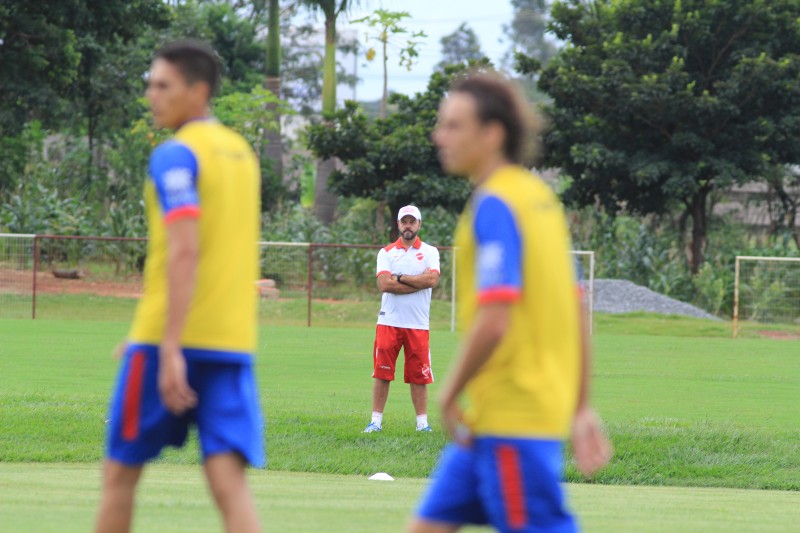 Mais um atacante  é contratado pelo Vila