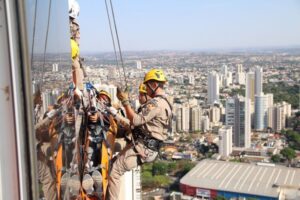 Simulado operacional é realizado no prédio mais alto do Brasil