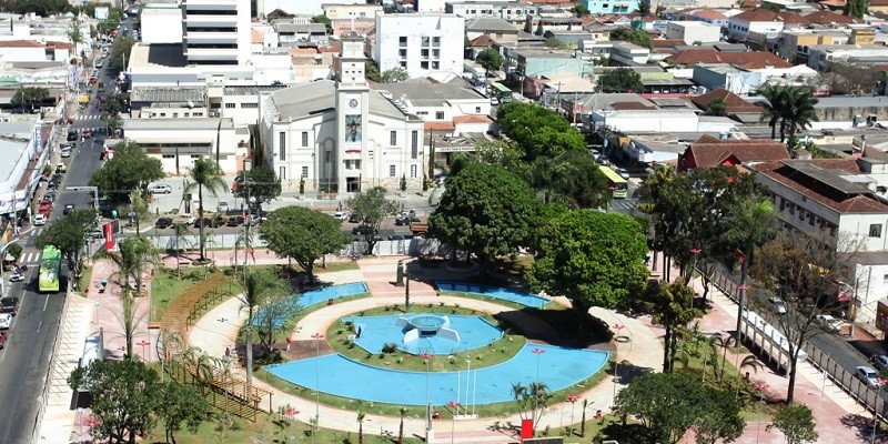 Governador celebra os 111 anos de Anápolis na Praça Bom Jesus