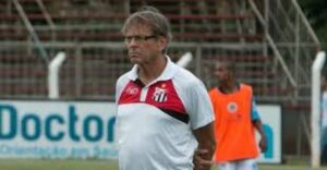 Waldemar Lemos assume o Anápolis