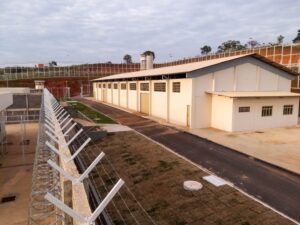 Detentos vão para novo presídio