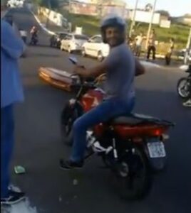 Homem que aparece com moto roubada em vídeo é preso