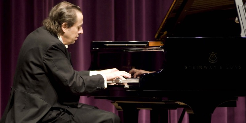 Pianista Arthur Moreira Lima se apresenta no ‘Música no Garden’