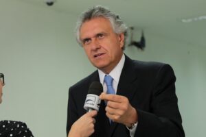 Parecer de Caiado sobre quarentena para ex-juízes é aprovado