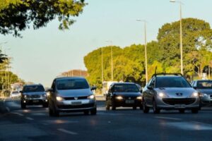 Justiça libera multa para quem trafegar com farol desligado em rodovias