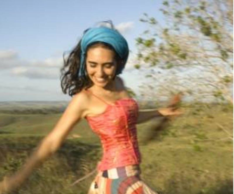 Renata Rosa se apresenta hoje em Goiânia