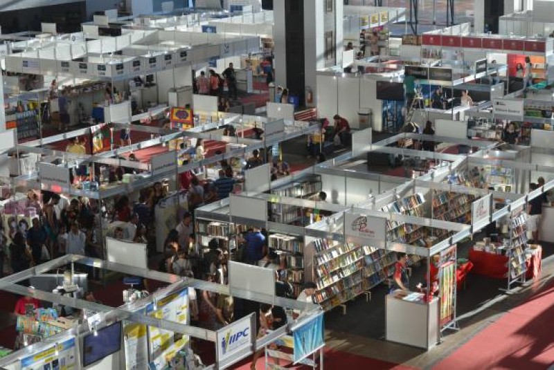 Feira do Livro de Brasília começou hoje com o tema Inclusão e Cidadania