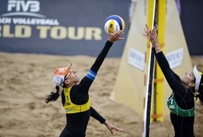 Agatha e Bárbara vencem tricampeã olímpica e vão à final do vôlei de praia