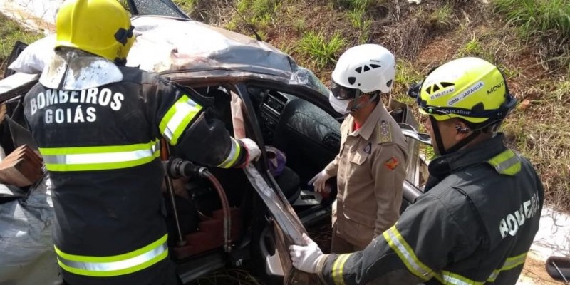 Acidente em Petrolina deixa 1 morto e 4 vítimas em estado grave