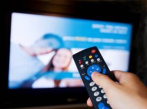 Consumidor pode cancelar ou ter desconto em TV por assinatura