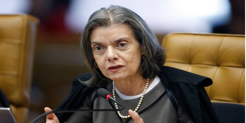 Cármen Lúcia diz ser inaceitável descumprir decisões judiciais