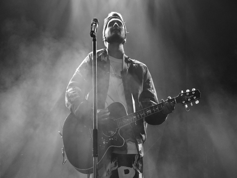 Luan Santana faz balanço de seus 10 anos de carreira