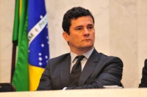 Moro acata pedido de Lula e Marisa