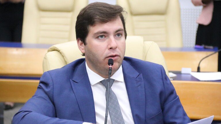 Lucas Kitão critica situação de abandono do Cais Amendoeiras