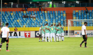 Goiás vira no segundo tempo e vence Joinville