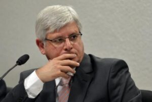 PGR apresenta denúncia contra quatro senadores do PMDB