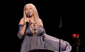 Série musical dedicada a Barbra Straisand  será lançada neste mês pelo Netflix