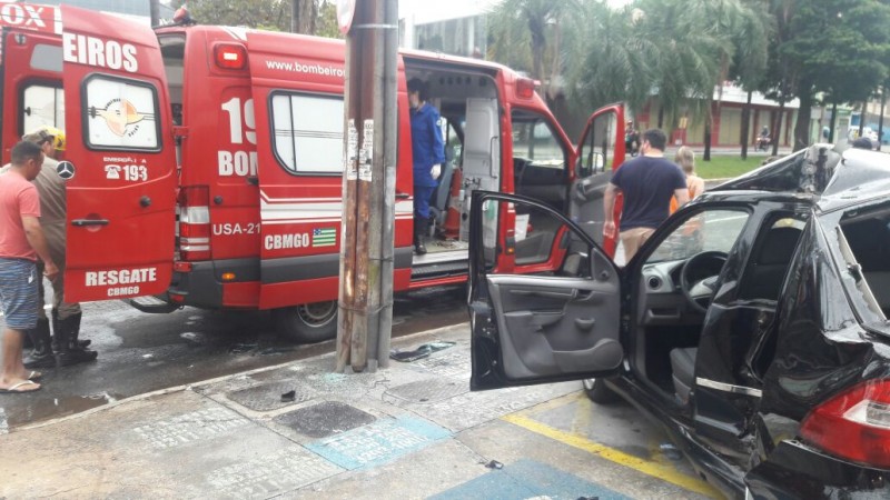 Acidente com família em Goiânia deixa uma criança ferida