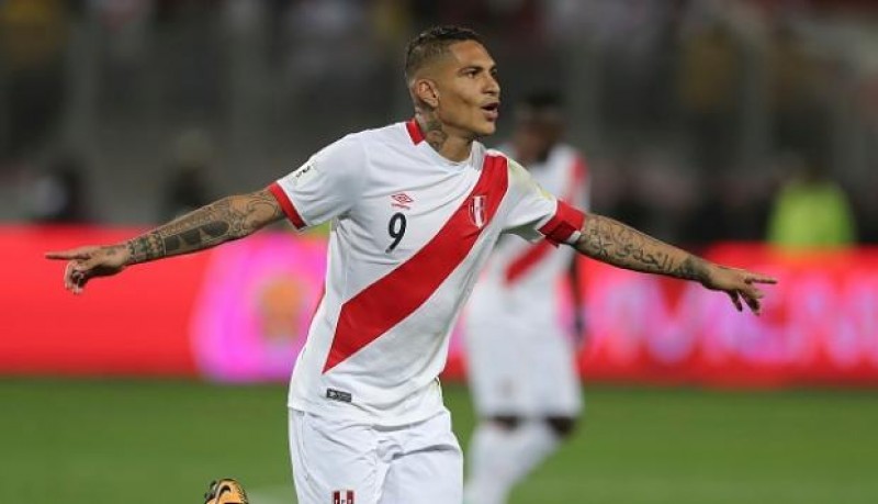 Paolo Guerrero é parado em blitz no Rio de Janeiro