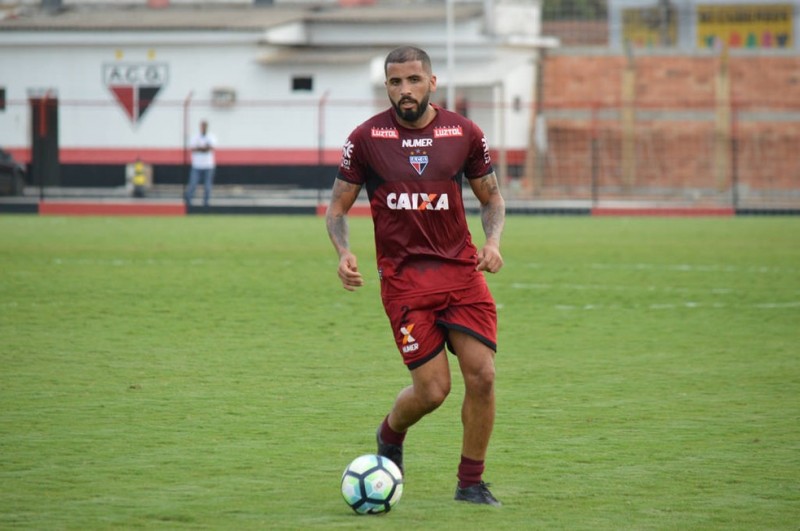 Volante André Castro não fica no Atlético em 2018
