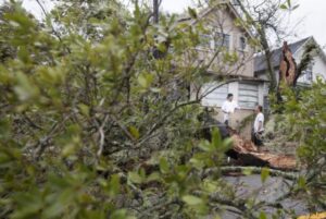 Furacão Matthew é rebaixado a ciclone pós-tropical