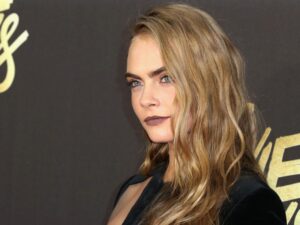 Cara Delevingne insulta oficiais do trem Eurostar e é detida