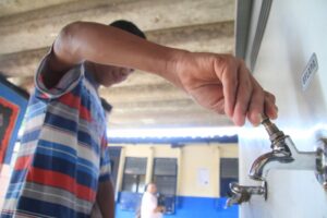Falta da água em Aparecida causa dispensa de alunos