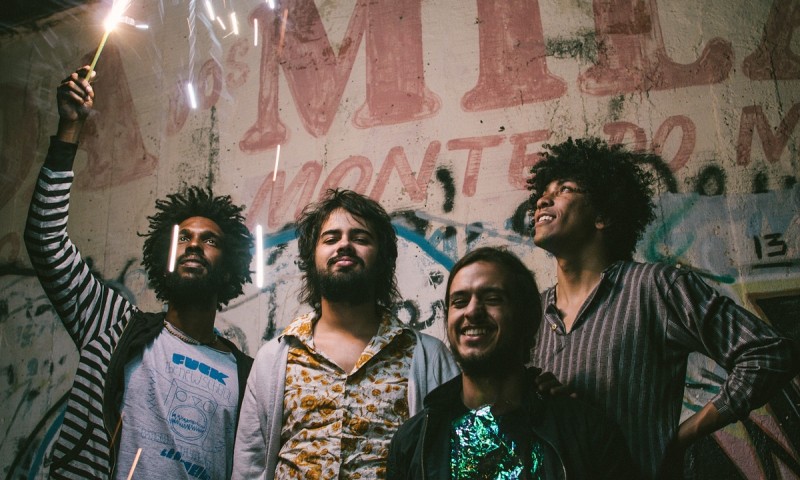 Boogarins lança novo  disco no ‘Bananada Sessions’