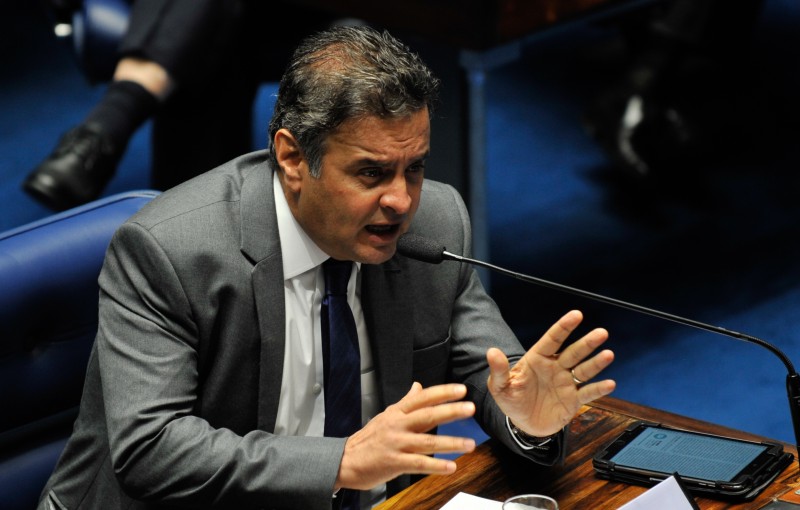 Conselho recebe denúncia contra Aécio