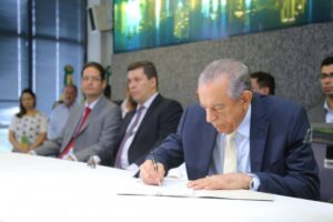 Iris define líder na Câmara