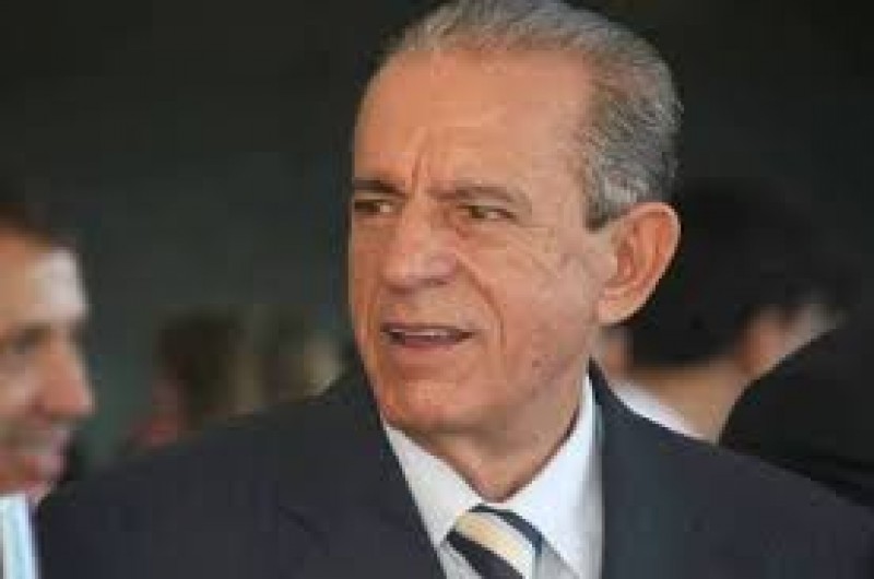 Iris defende escalonar horários