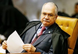 Fachin envia denúncia contra Lula e Dilma para Justiça Federal no DF