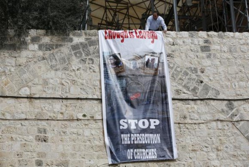 Igrejas fecham Santo Sepulcro em protesto