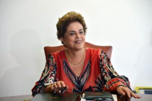 Reprovação do governo Dilma se mantém em 69%; 10% aprovam