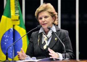 Lúcia Vânia elogia política de Marconi